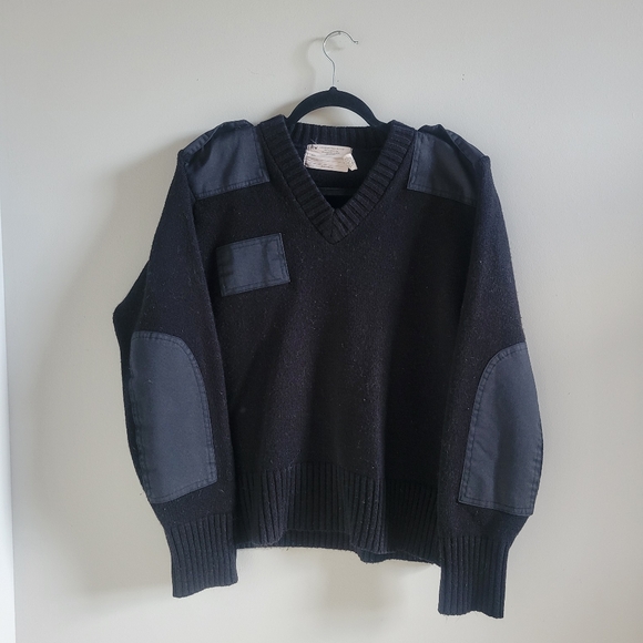 Logan Military Supply Other - Logan Military Supply Mens Sweater V Neck Commando Patch Black Made in USA Sz Sm